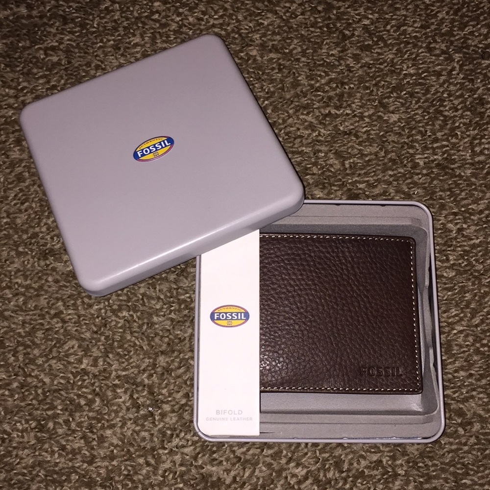 Fossil bifold genuine leather wallet